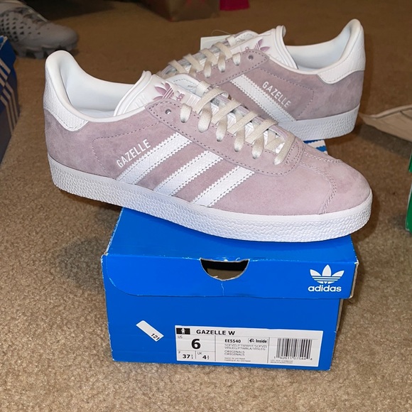 adidas Shoes - 🔥SALE🔥 Adidas gazelle